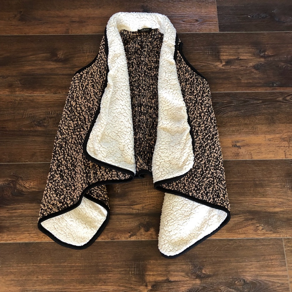 Virago Black Tan Poncho Style Vest SM/Med